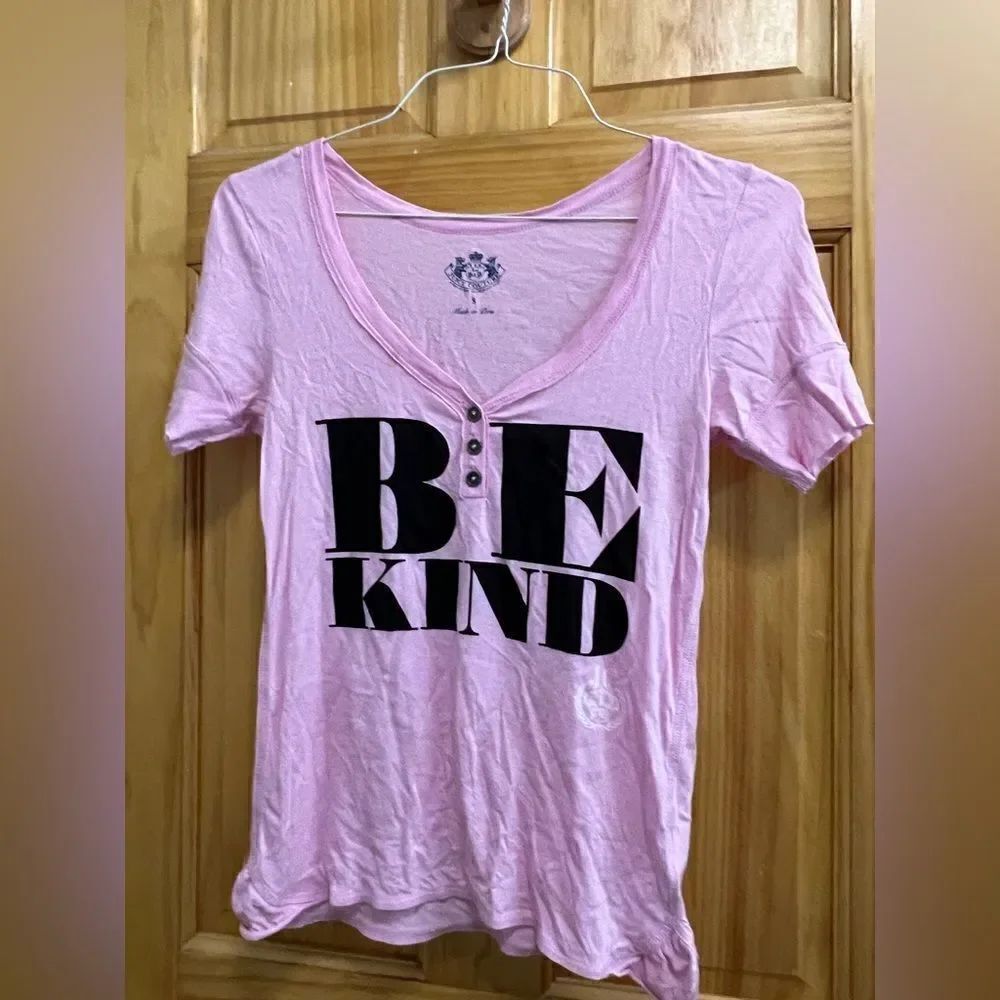 VTG Juicy Couture light pink and black Be Kind tee size small